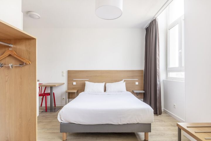Room 5 of 32