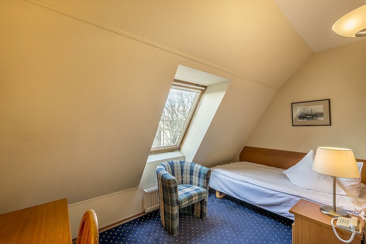 Room 27 of 56