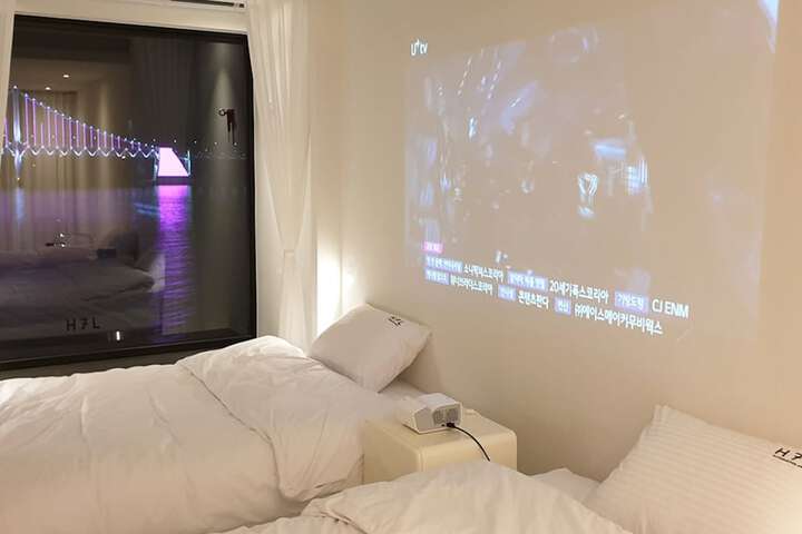 Room 33 of 72
