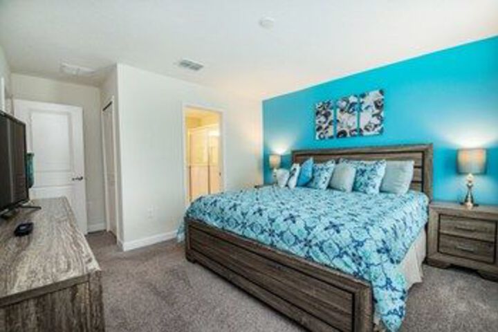 Room 8 of 25