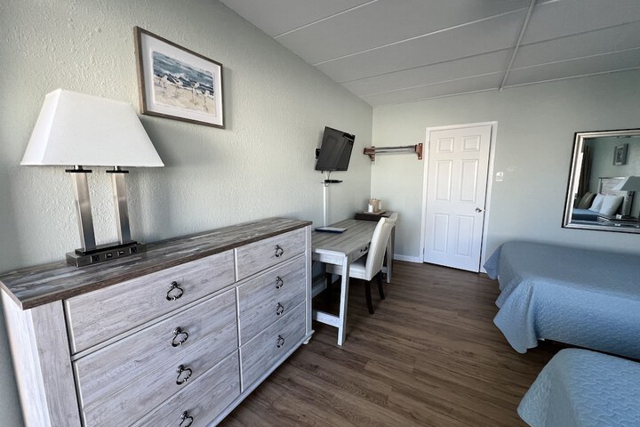 Room 8 of 48