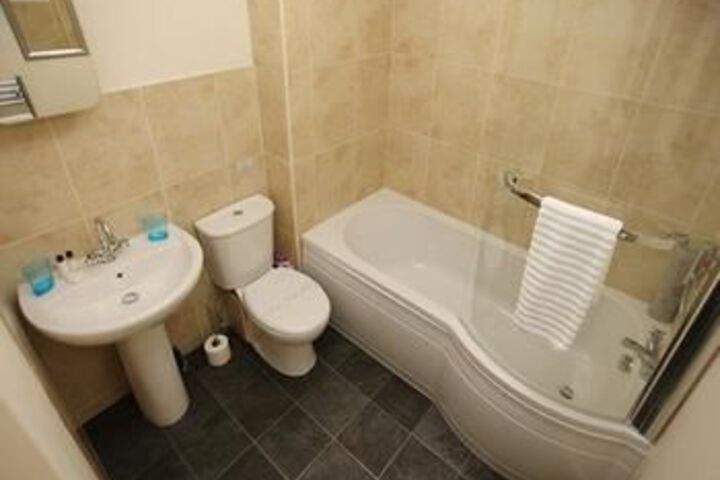 Room 10 of 128