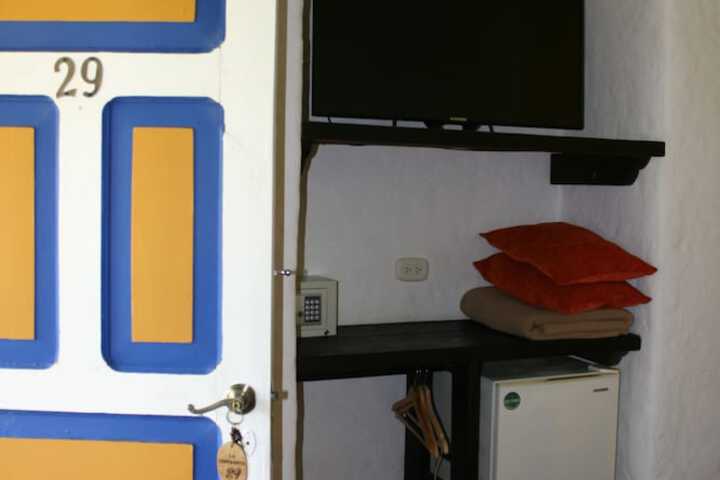 Room 10 of 153