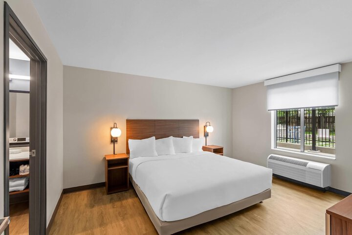 Room 13 of 65