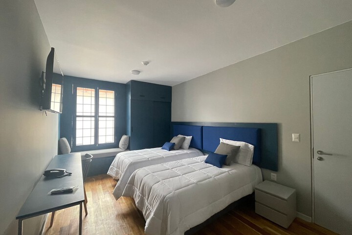 Room 11 of 50