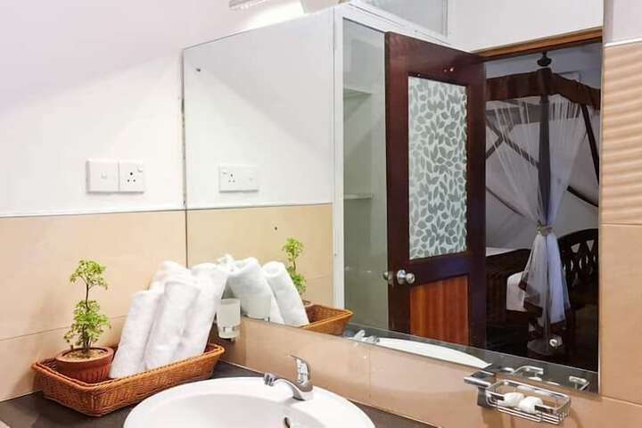 Room 14 of 22