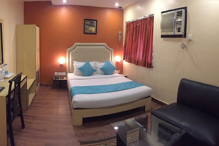 Room 14 of 33