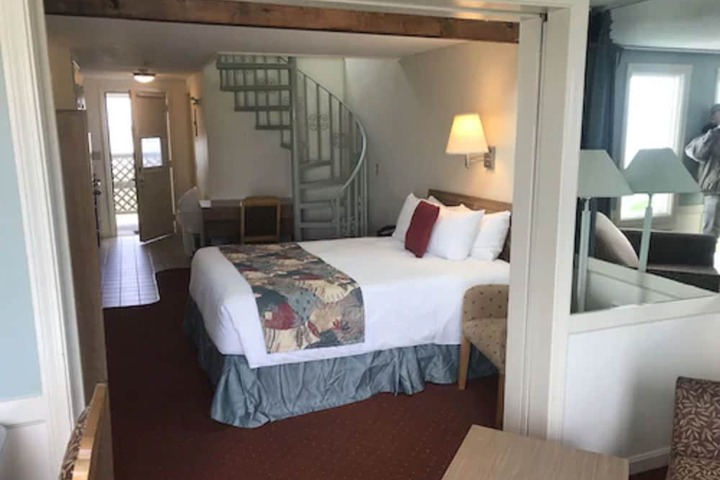 Room 30 of 87
