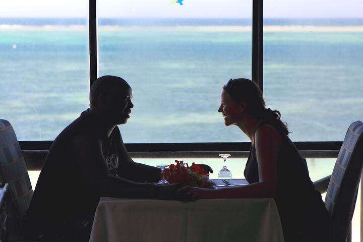 Dining 35 of 58