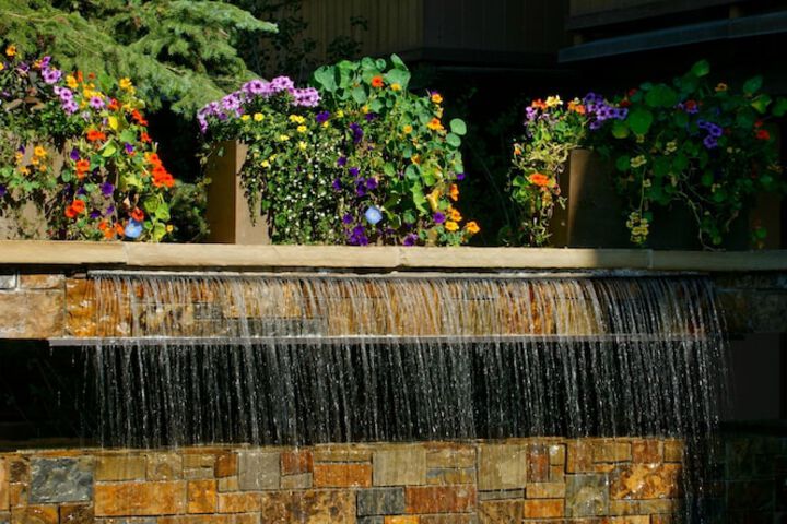Hotel Exterior 166 of 185