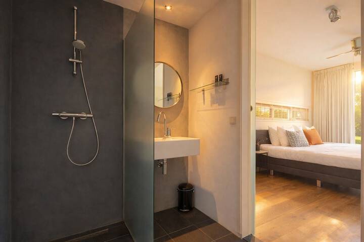 Room 72 of 110