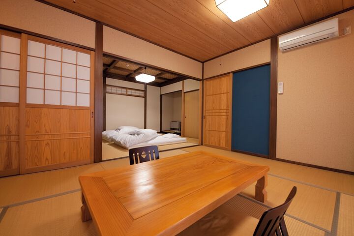 Room 15 of 27