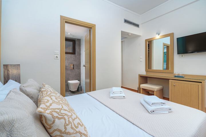 Room 9 of 34
