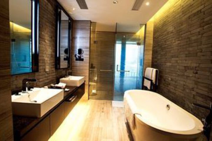 Room 4 of 38