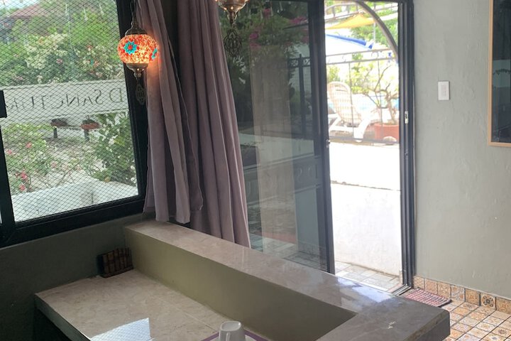 Room 5 of 72