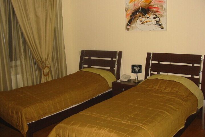 Room 28 of 83