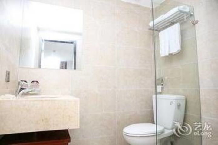Room 4 of 13