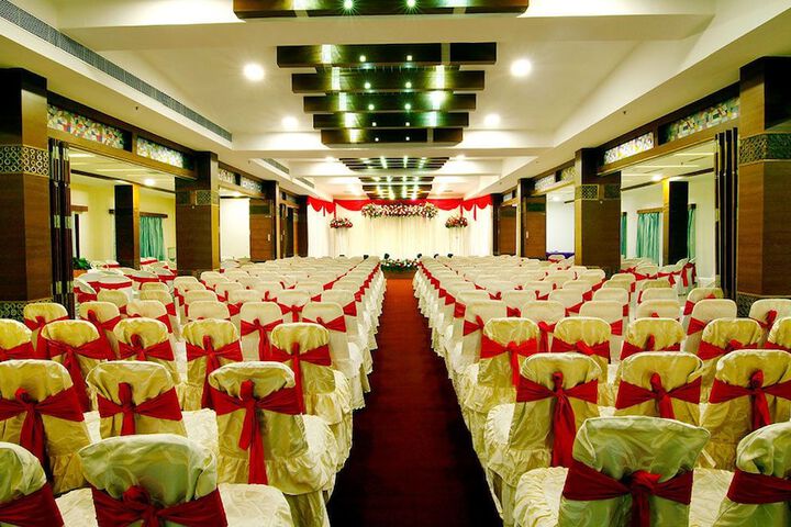 Ballroom/Hall 28 of 35