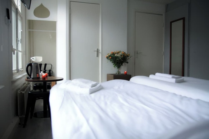 Room 47 of 132