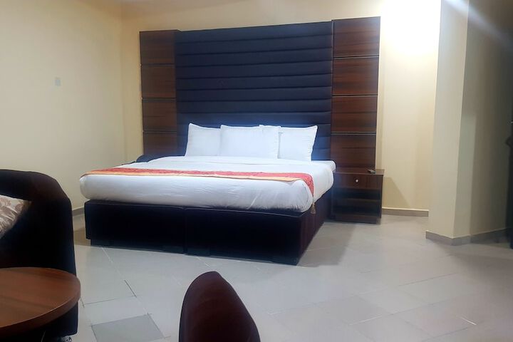 Room 7 of 39