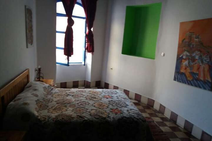 Room 11 of 48