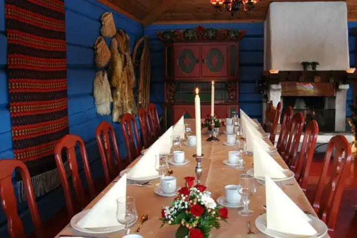 Dining 9 of 9
