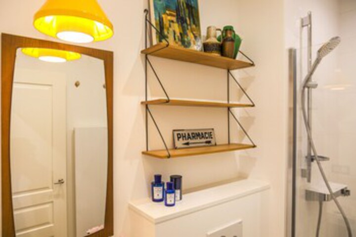 Room 5 of 69