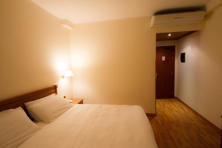 Room 11 of 45