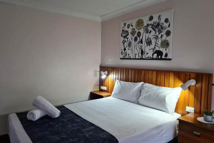 Room 13 of 26