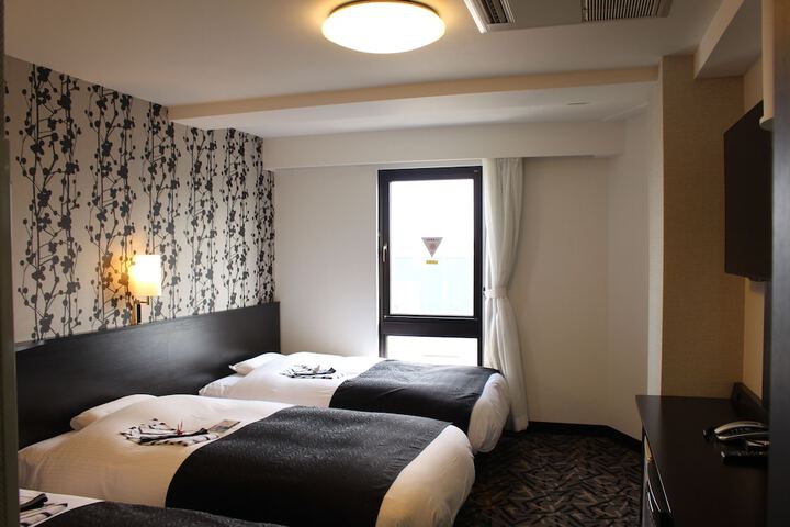 Room 6 of 25