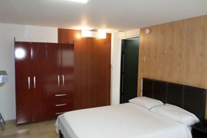 Room 12 of 25