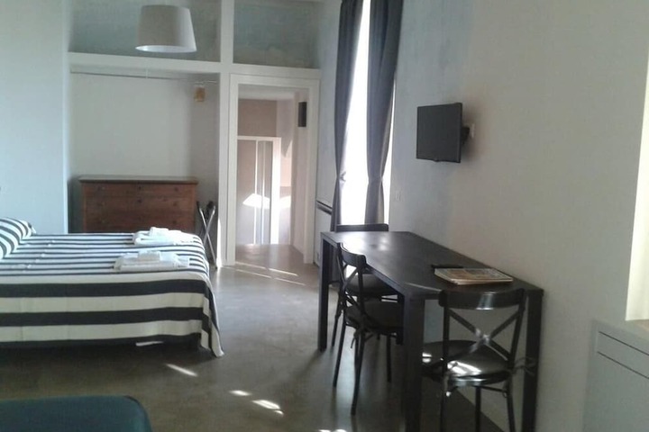 Room 9 of 34
