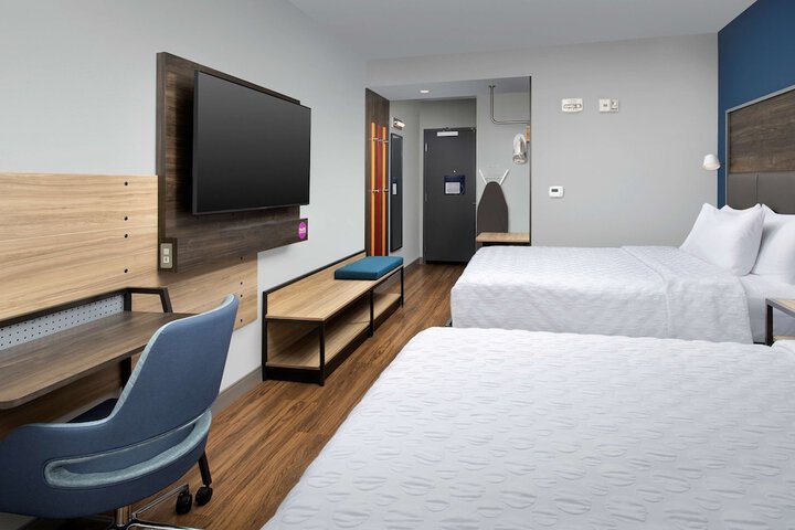 2 Queen Beds (1 of 18)