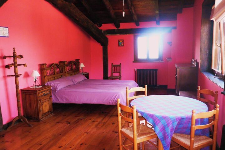 Room 11 of 27