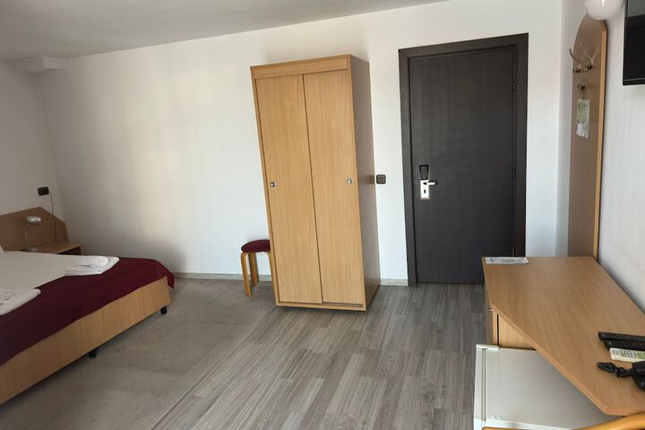 Room 56 of 83