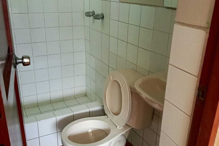Room 10 of 10