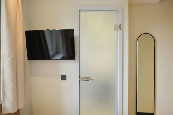 Room 21 of 52