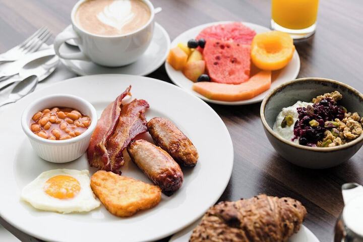 Breakfast/Coffee Service 108 of 122