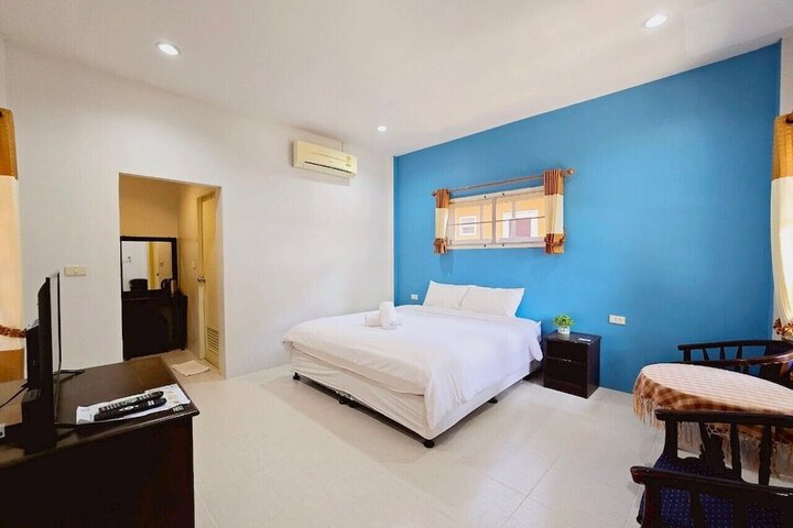 Room 3 of 23