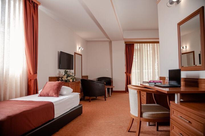 Room 26 of 46