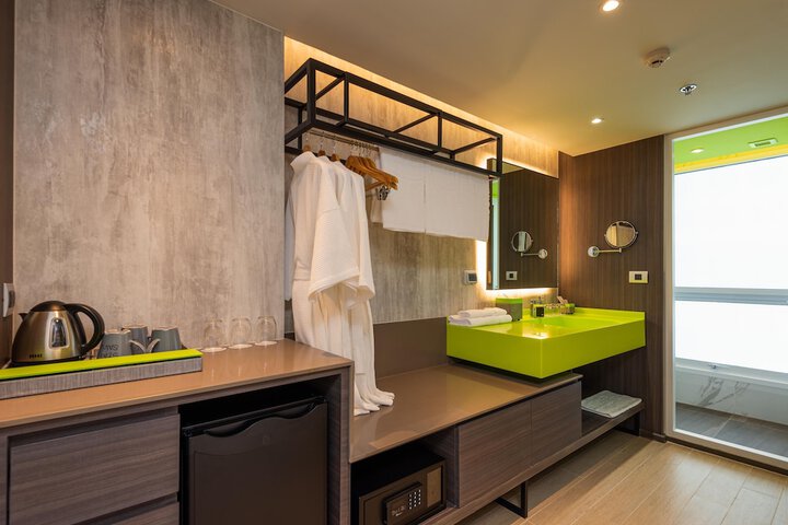Room 85 of 190