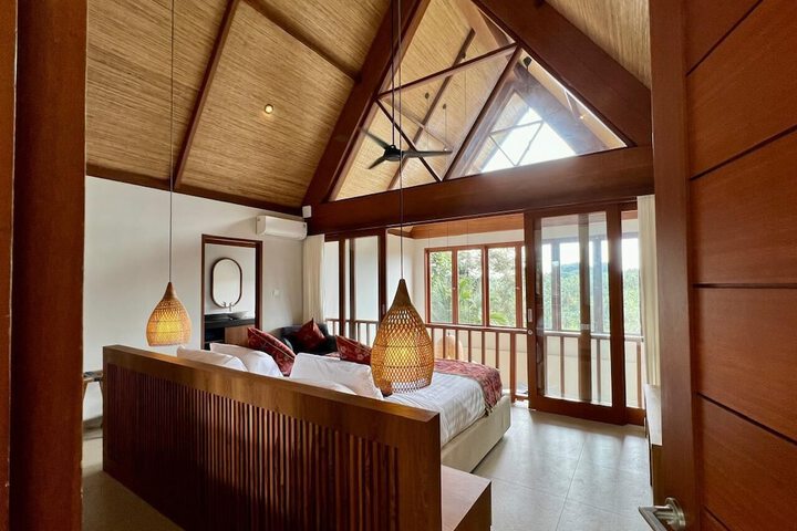 Room 2 of 41