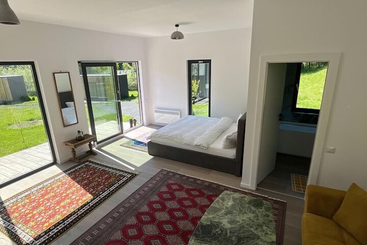 Room 2 of 31