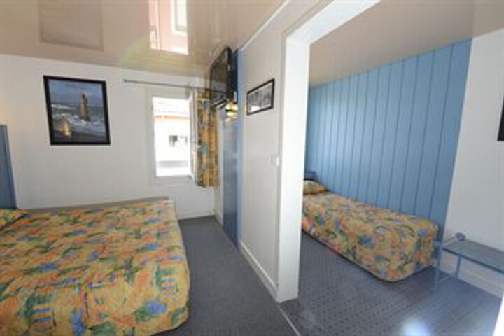 Room 14 of 40
