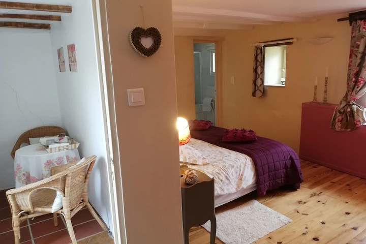Room 4 of 25