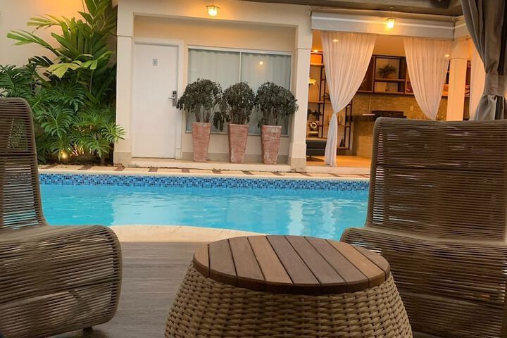Pool 44 of 86