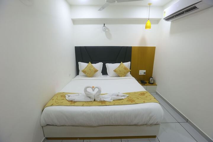 Room 3 of 68