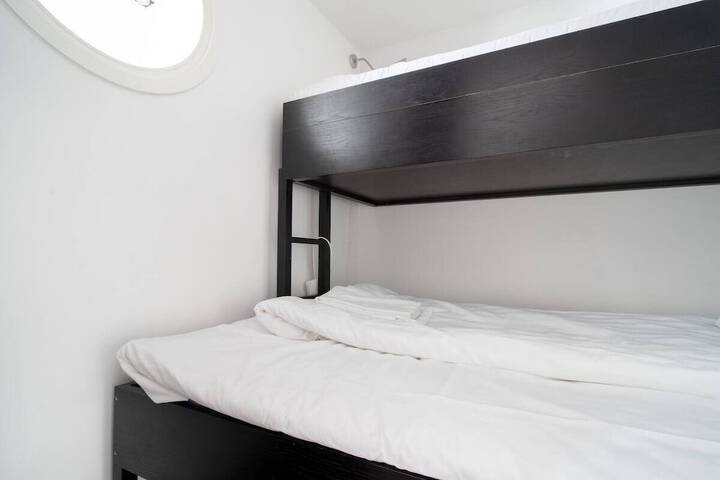 Room 189 of 865