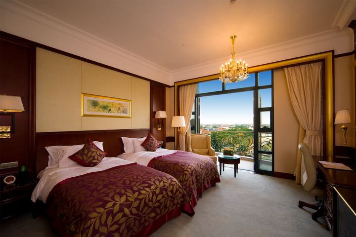 Room 5 of 31