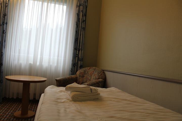 Room 16 of 79